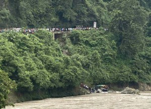 त्रिशुली बस दुर्घटना अपडेट: मृतक ८ मध्ये ४ जनाको सनाखत