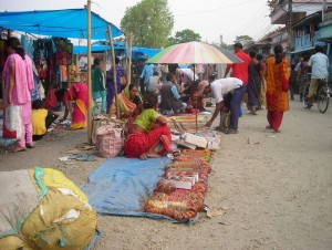 दाङको दंगीशरणमा कृषि वन उपज हाटबजार लाग्दै