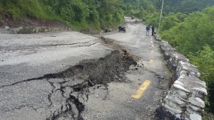 नारायणगढ-बुटवल सडकखण्ड भासिँदा राजमार्ग बन्द